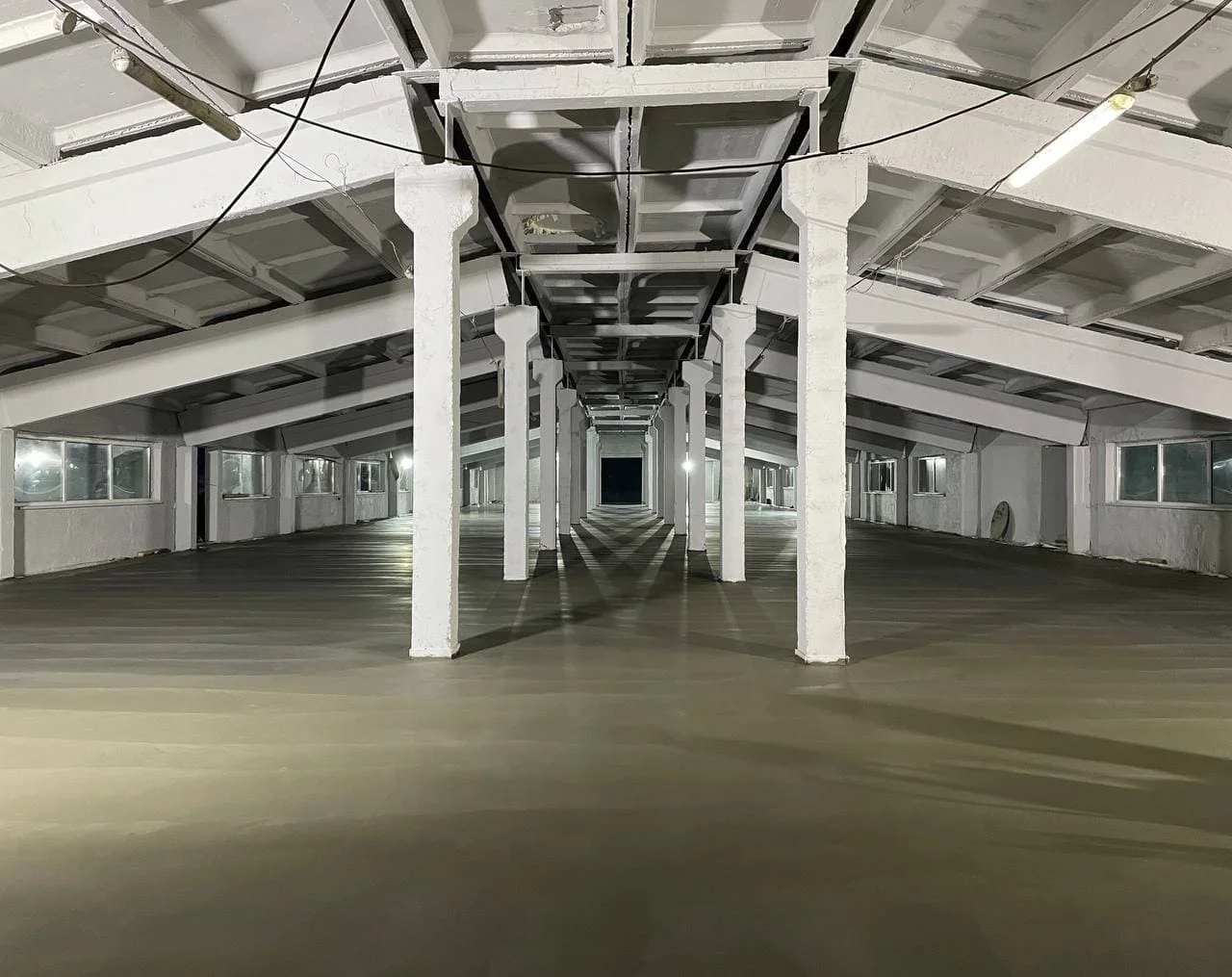 Современное устройство промышленного бетонного пола на складе