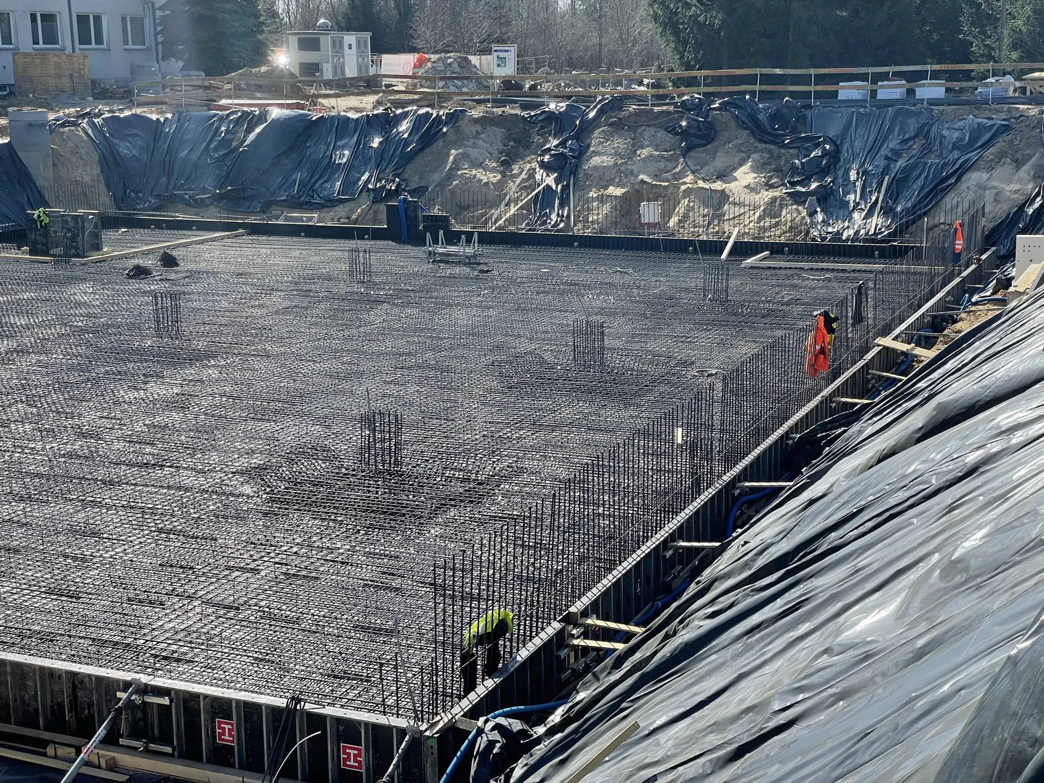 Полированный бетонный пол с глубоким блеском в шоу-руме или торговом центре / ТопПолГарант