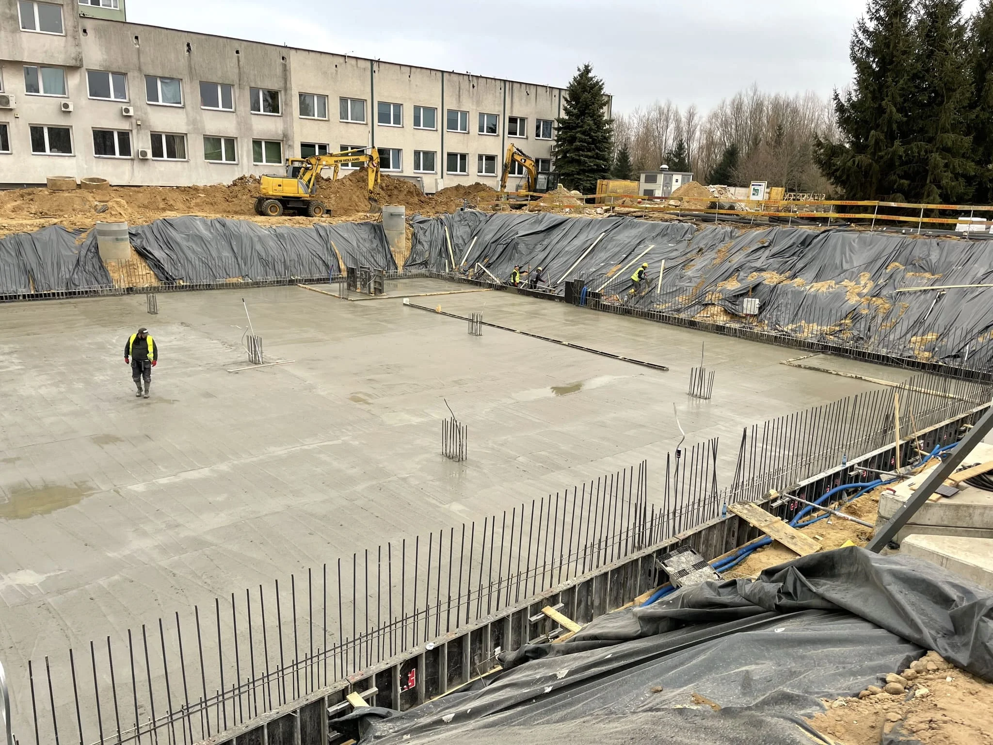 Финишный результат — блестящий полированный бетон в торговом зале / ТопПолГарант