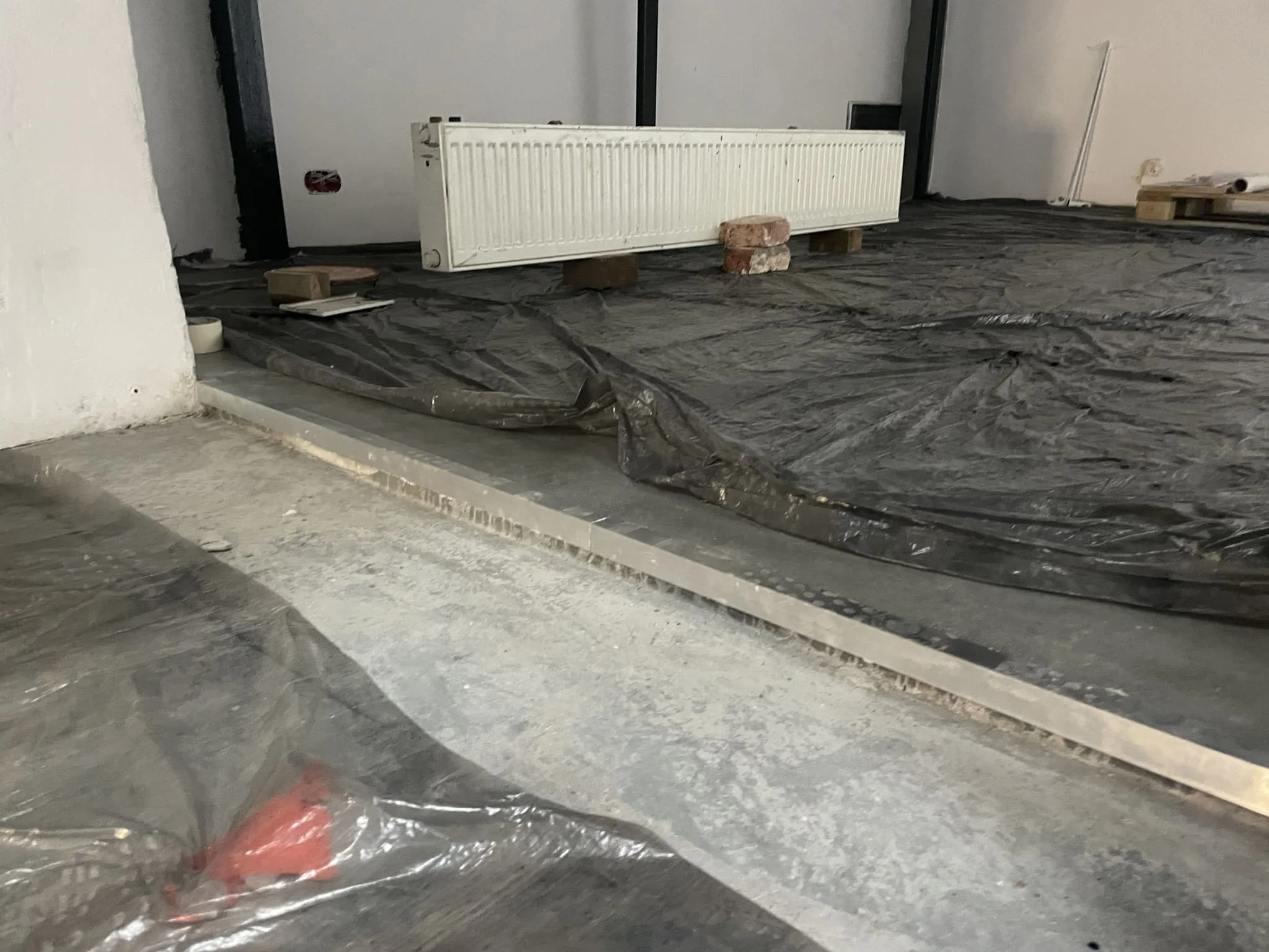 Полированный бетонный пол в большом логистическом комплексе / ТопПолГарант