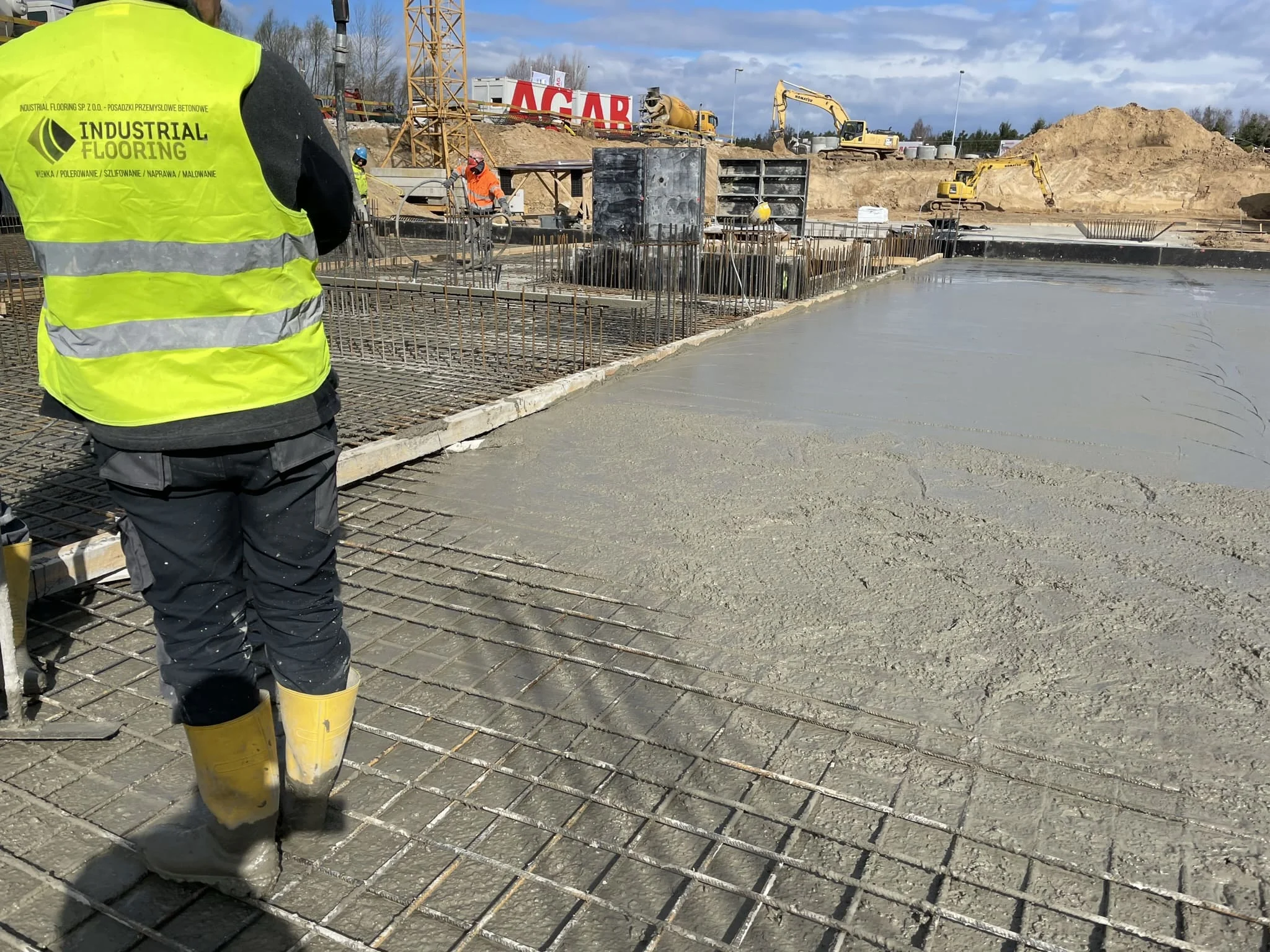 Эксплуатация бесшовного бетонного пола на крупном складе / ТопПолГарант