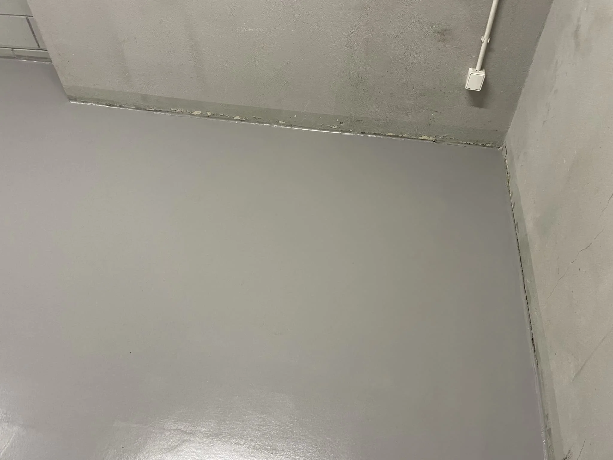 Монтаж эпоксидного полимерного пола на пищевом предприятии / ТопПолГарант