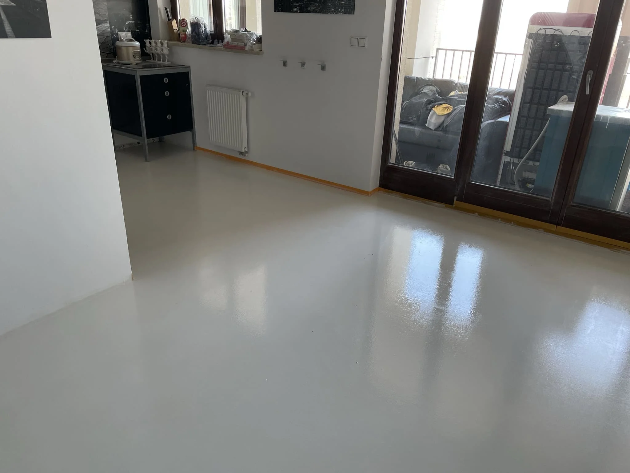 Эксплуатация глянцевого наливного полимерного пола с 3D-эффектом в медицинском комплексе / ТопПолГарант