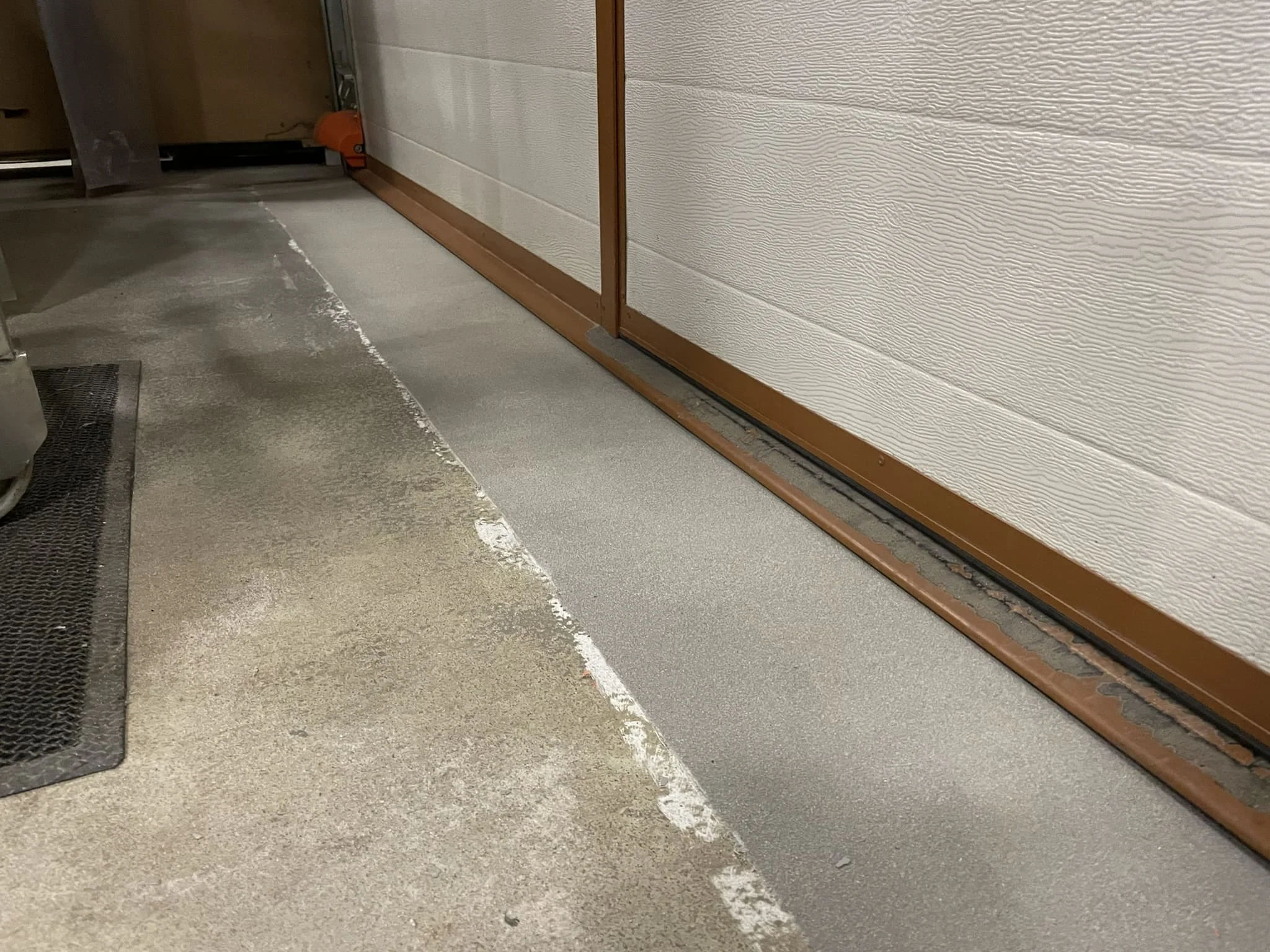 Полиуретановый и эпоксидный полы в одном здании — зоны разной функциональности / ТопПолГарант