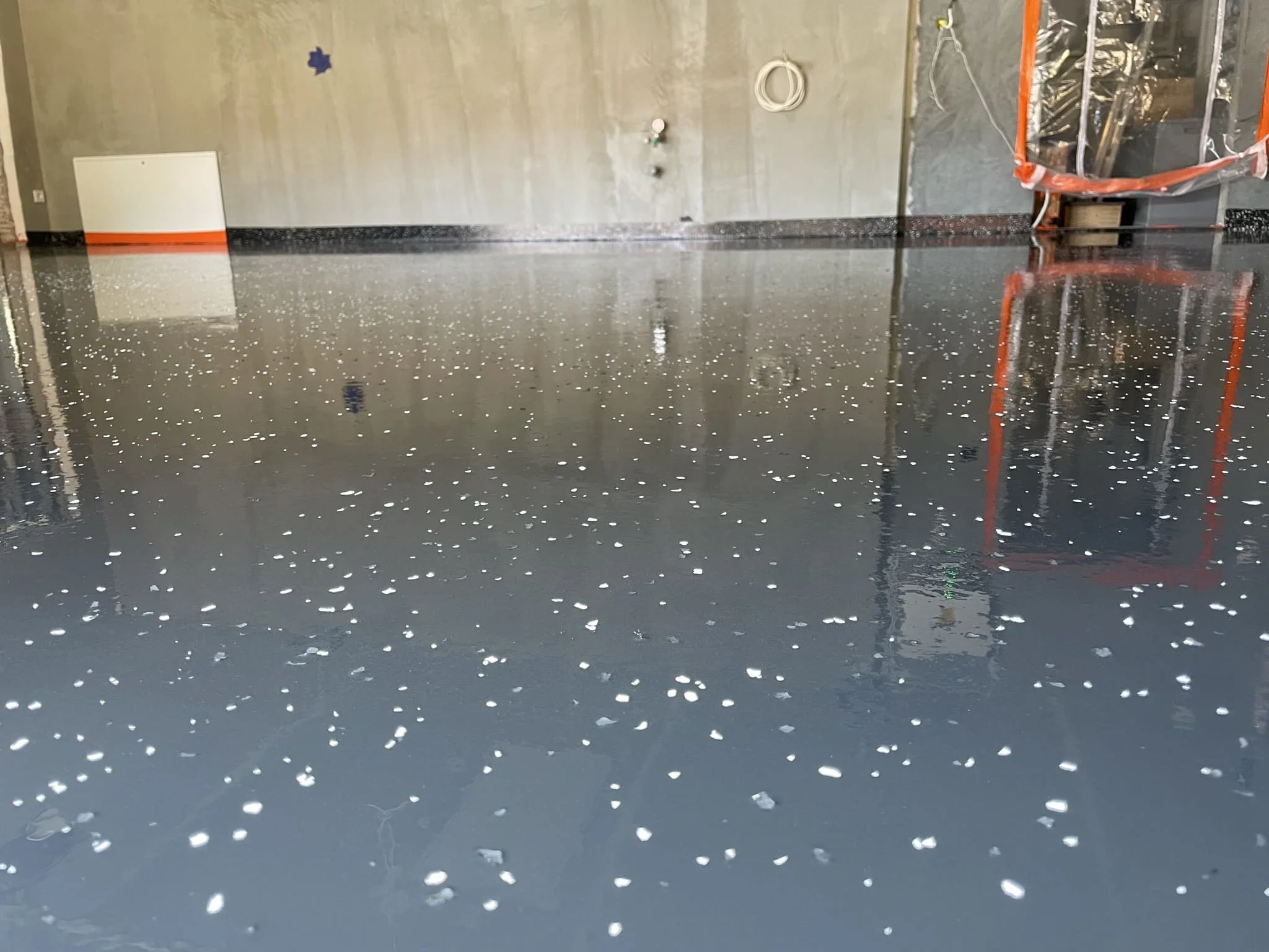 Локальный ремонт и монтаж высоконаполненного покрытия в логистическом терминале / ТопПолГарант