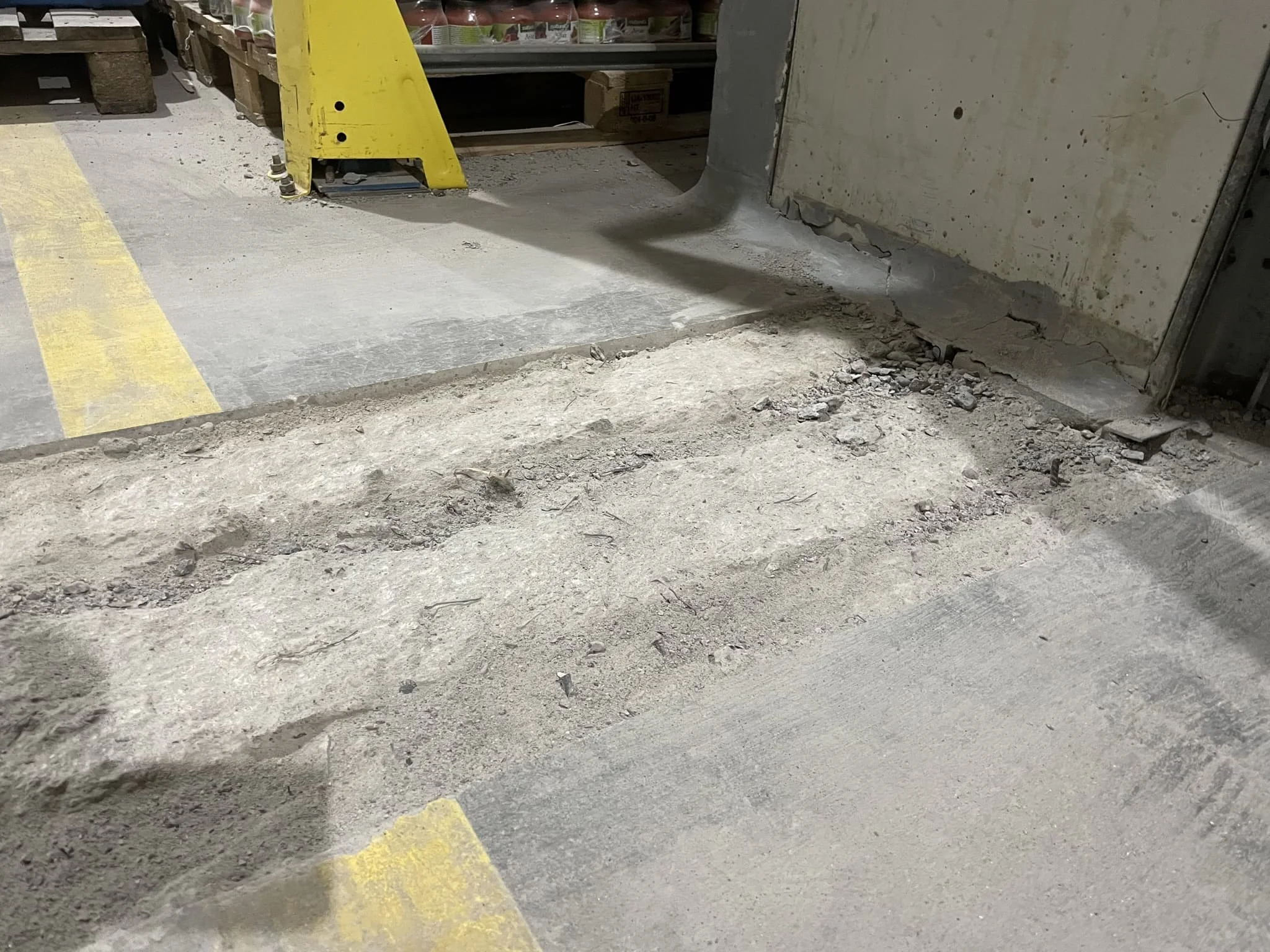 Укладка антистатического пола с подключением к заземляющему контуру / ТопПолГарант