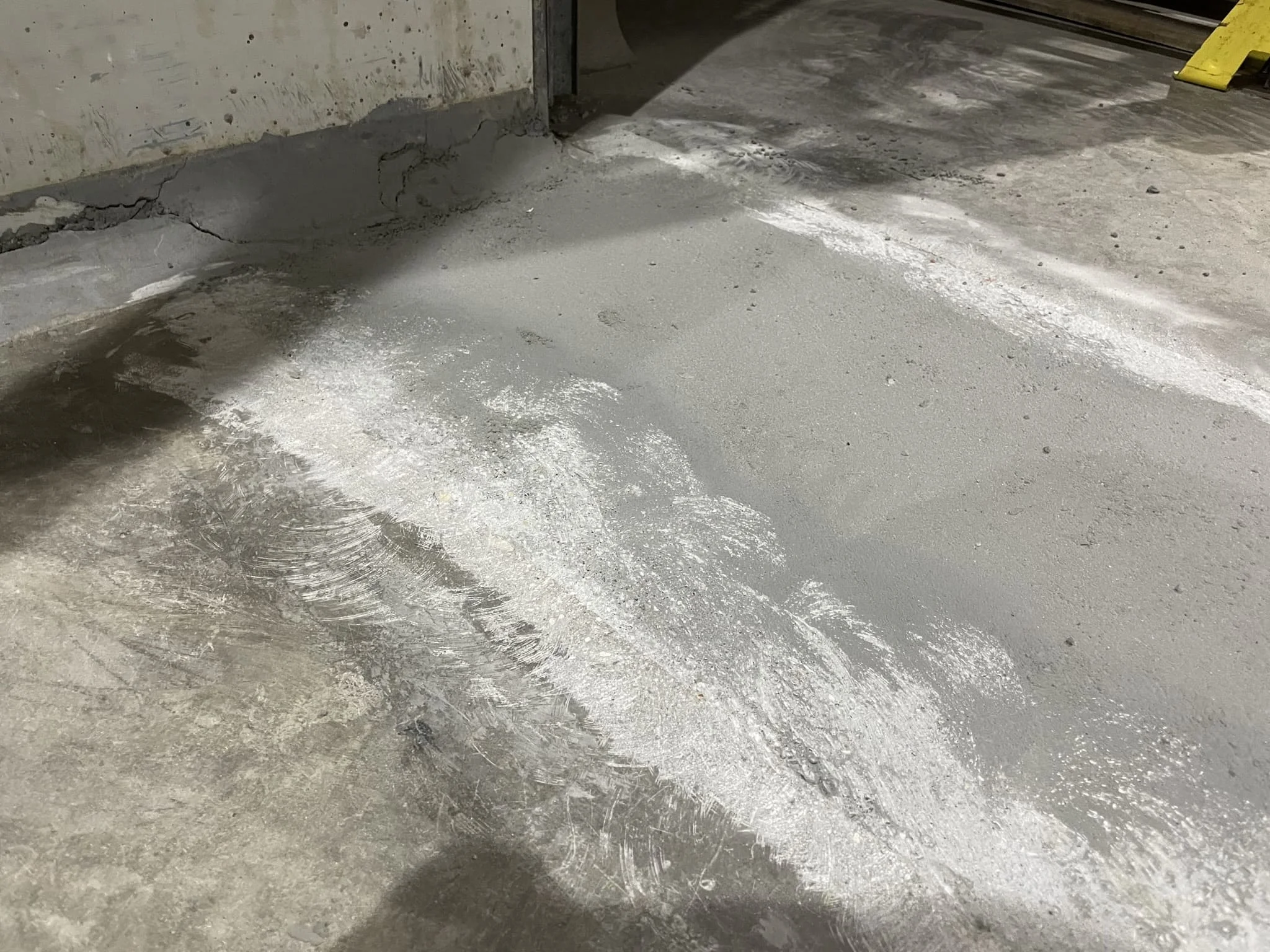 Монтаж токопроводящего пола с медной сеткой и подключением к заземлению / ТопПолГарант