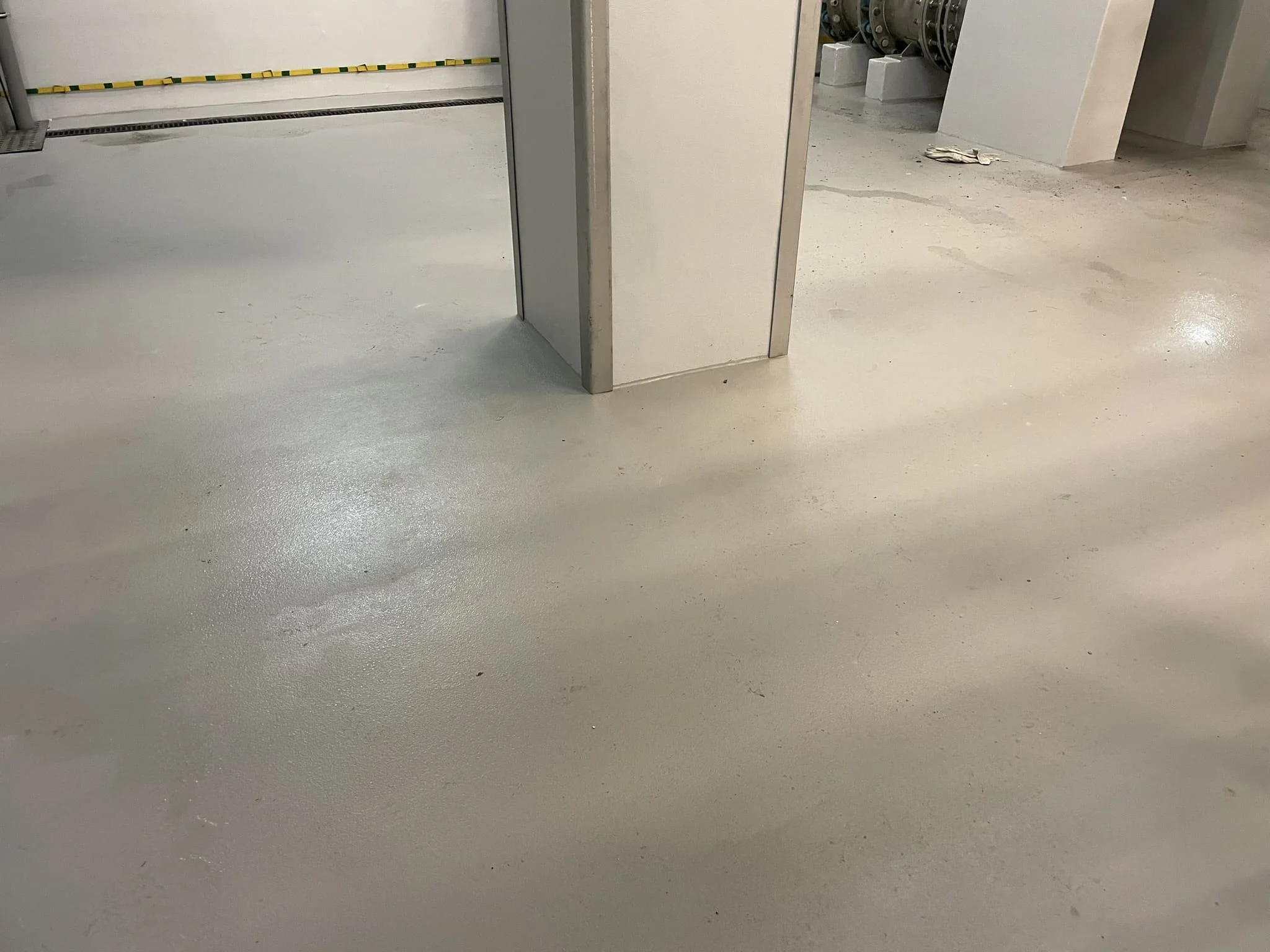 Быстрый ночной ремонт ММА-пола в торговом зале / ТопПолГарант