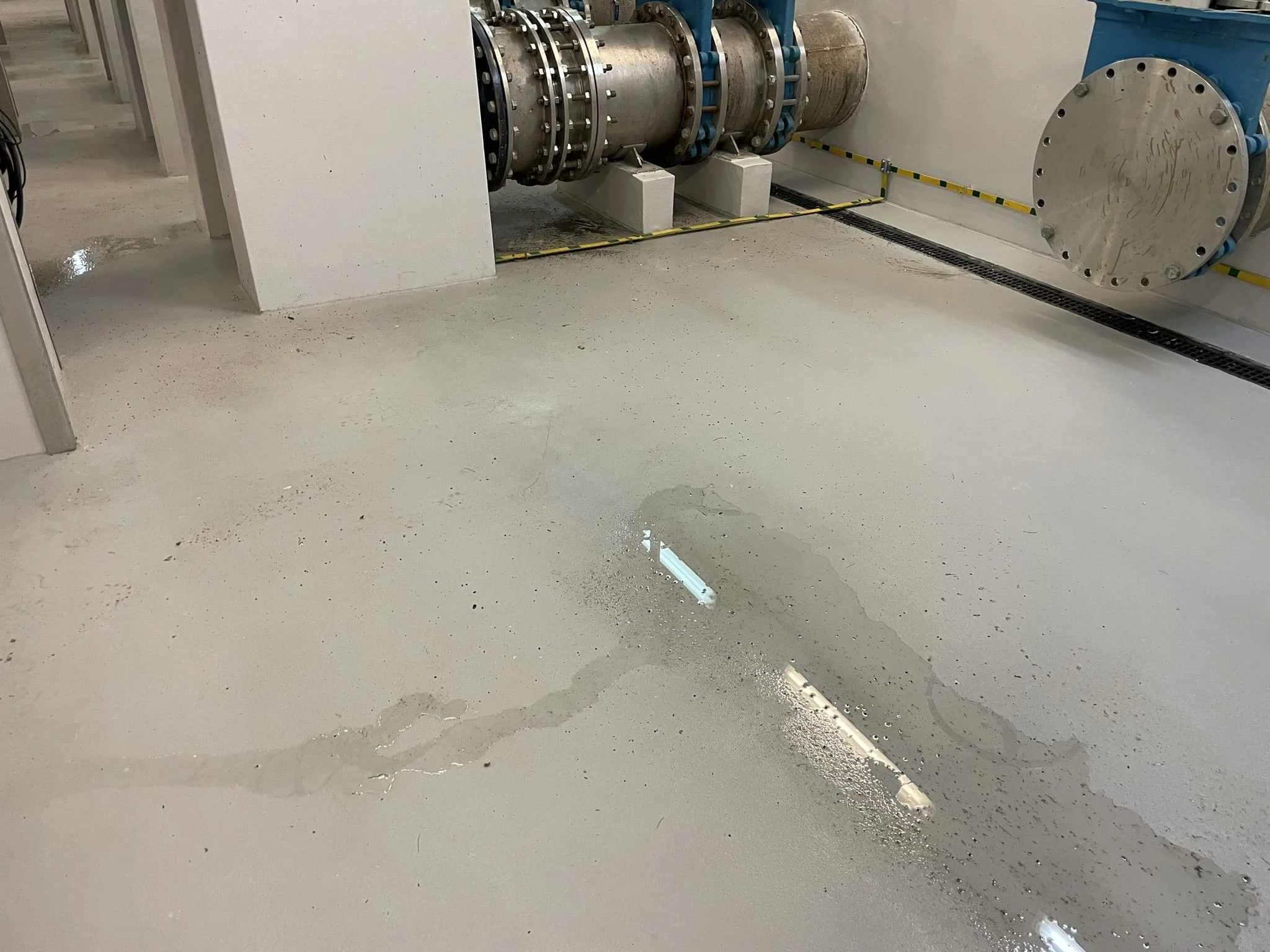 Быстрый экспресс-монтаж ММА пола в цеху при низкой температуре / ТопПолГарант