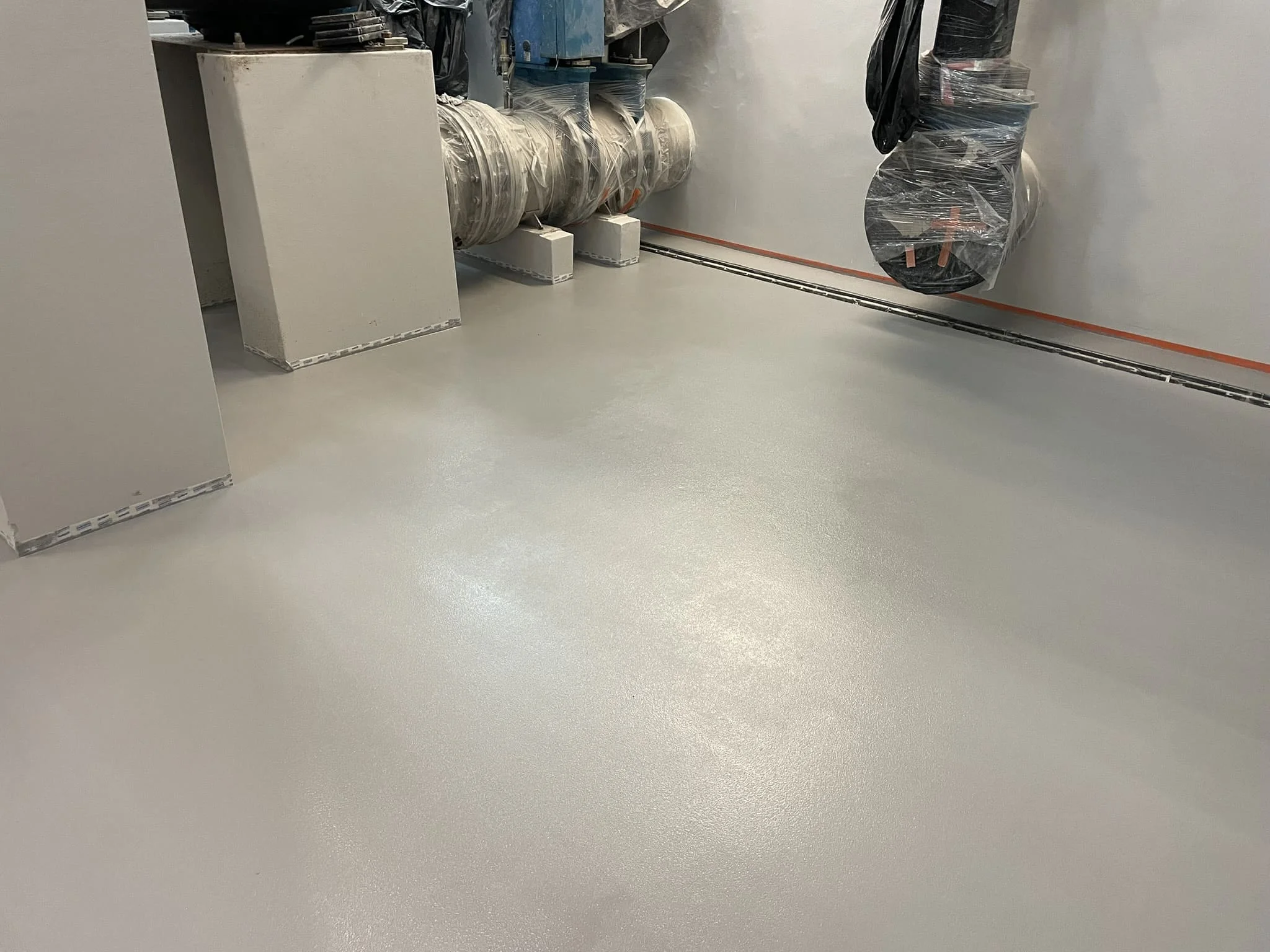 Эксплуатация эпоксидного пола в складском комплексе спустя 10 лет без капитального ремонта / ТопПолГарант