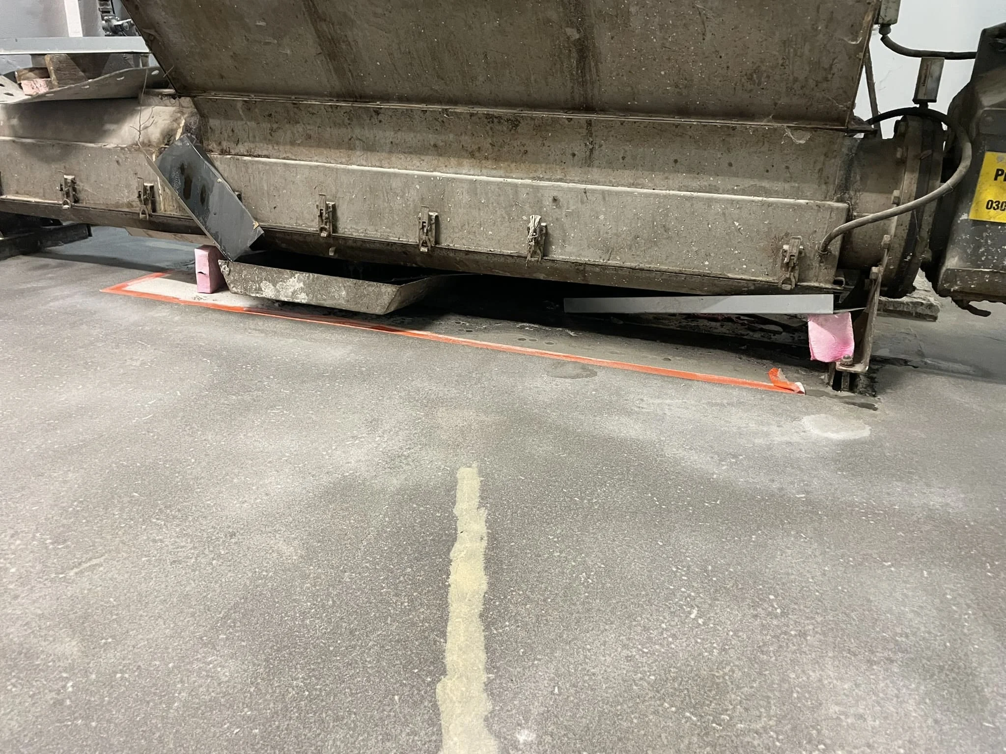 Эксплуатация эпоксидного пола на складе с интенсивной техникой / ТопПолГарант