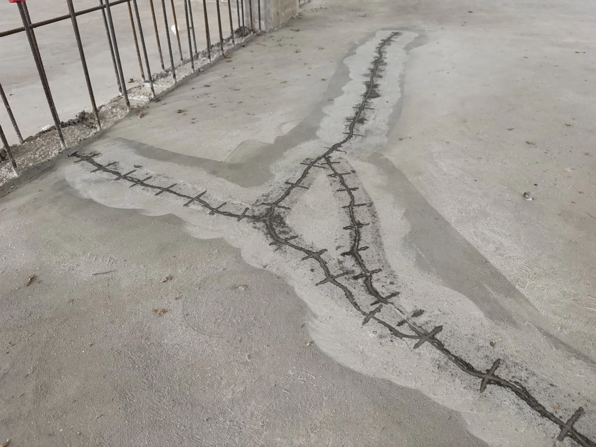 Монтаж и выравнивание технического наливного пола на складе / ТопПолГарант