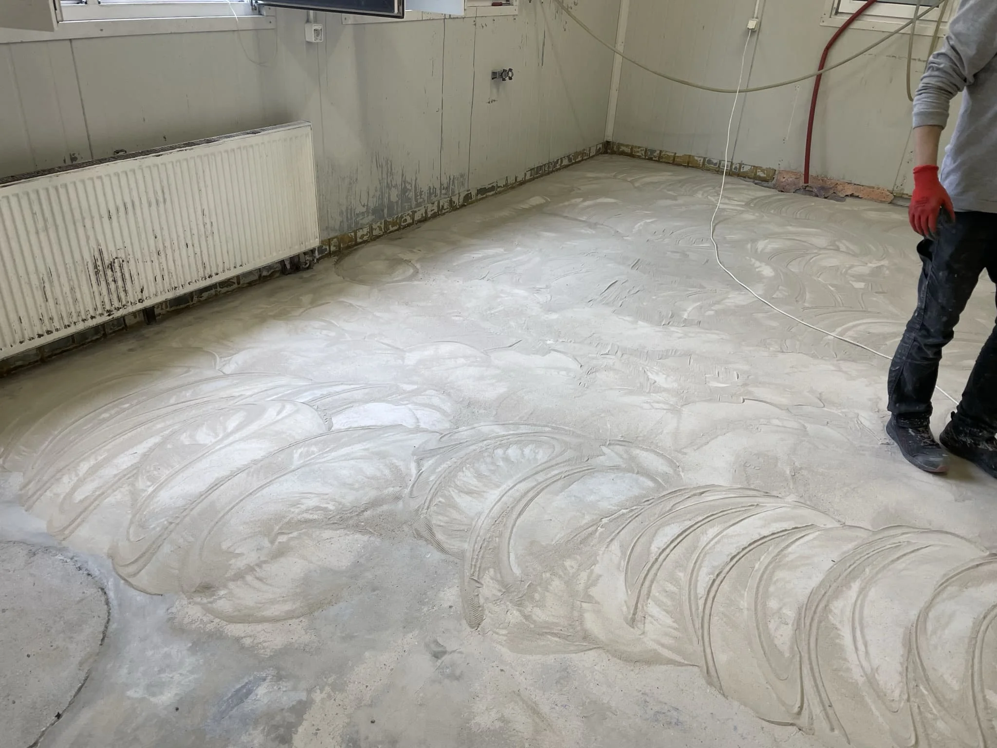 Тестирование сцепления антискользящего пола на производственной площадке / ТопПолГарант