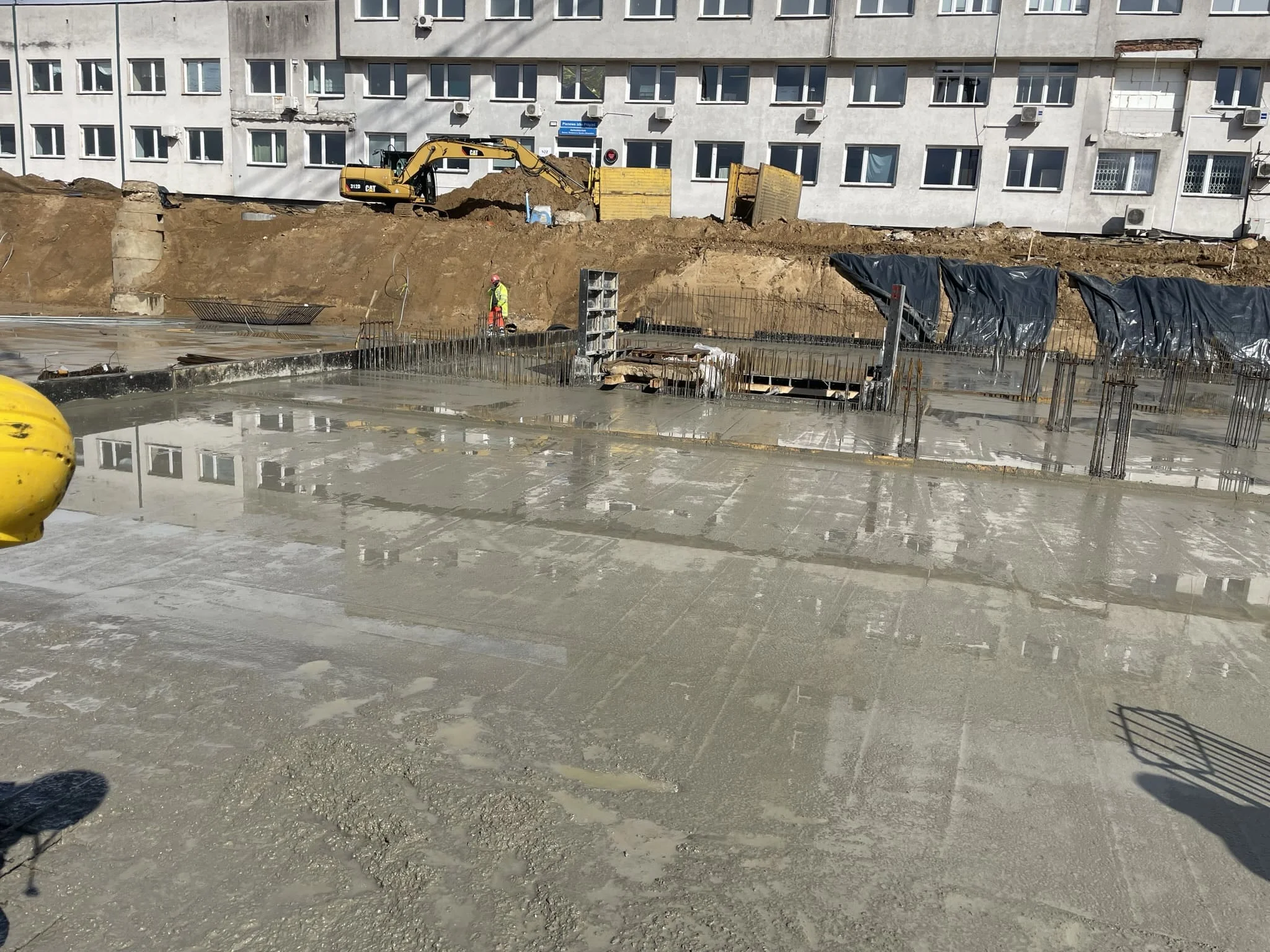 Восстановление разметки и шлифовка в многоуровневом паркинге после зимнего сезона / ТопПолГарант