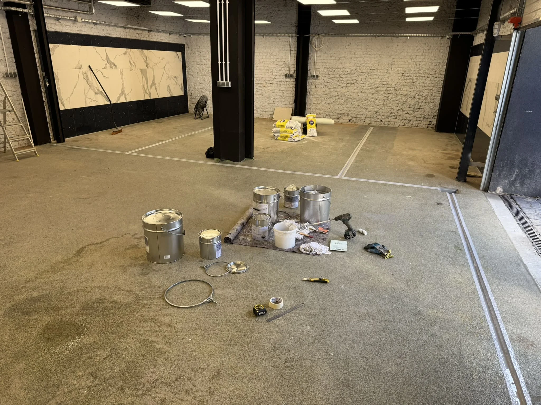 Локальный ремонт наливного покрытия на въездной зоне паркинга / ТопПолГарант