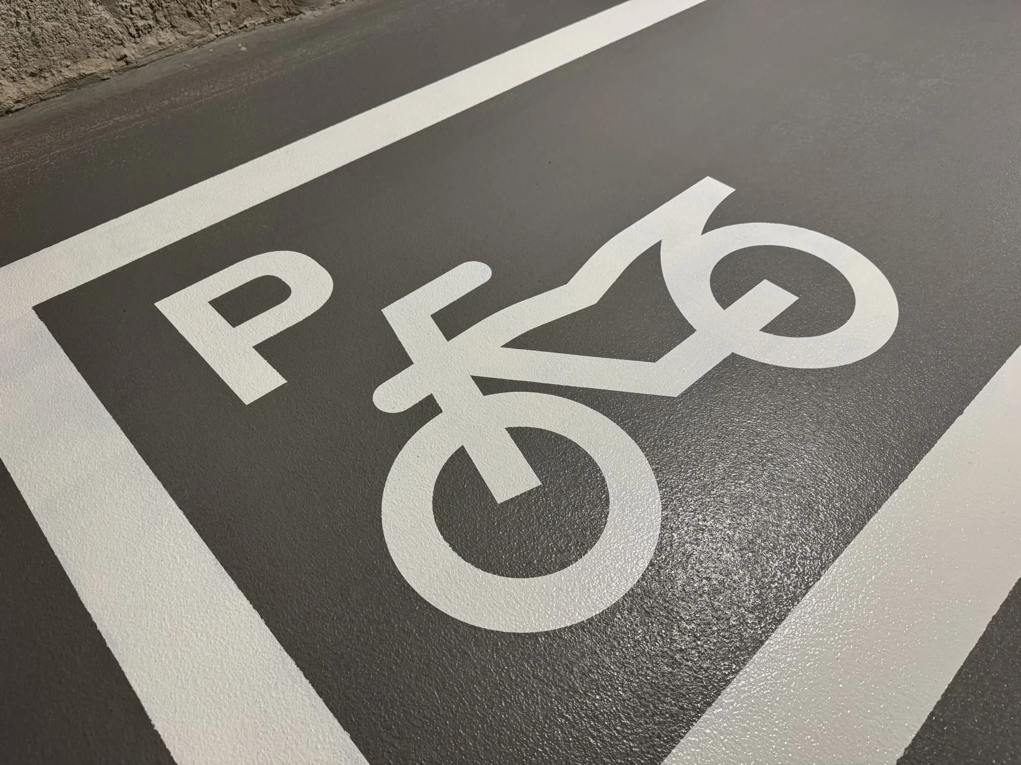 Структура готового промышленного высоконаполненного пола с кварцевым наполнителем