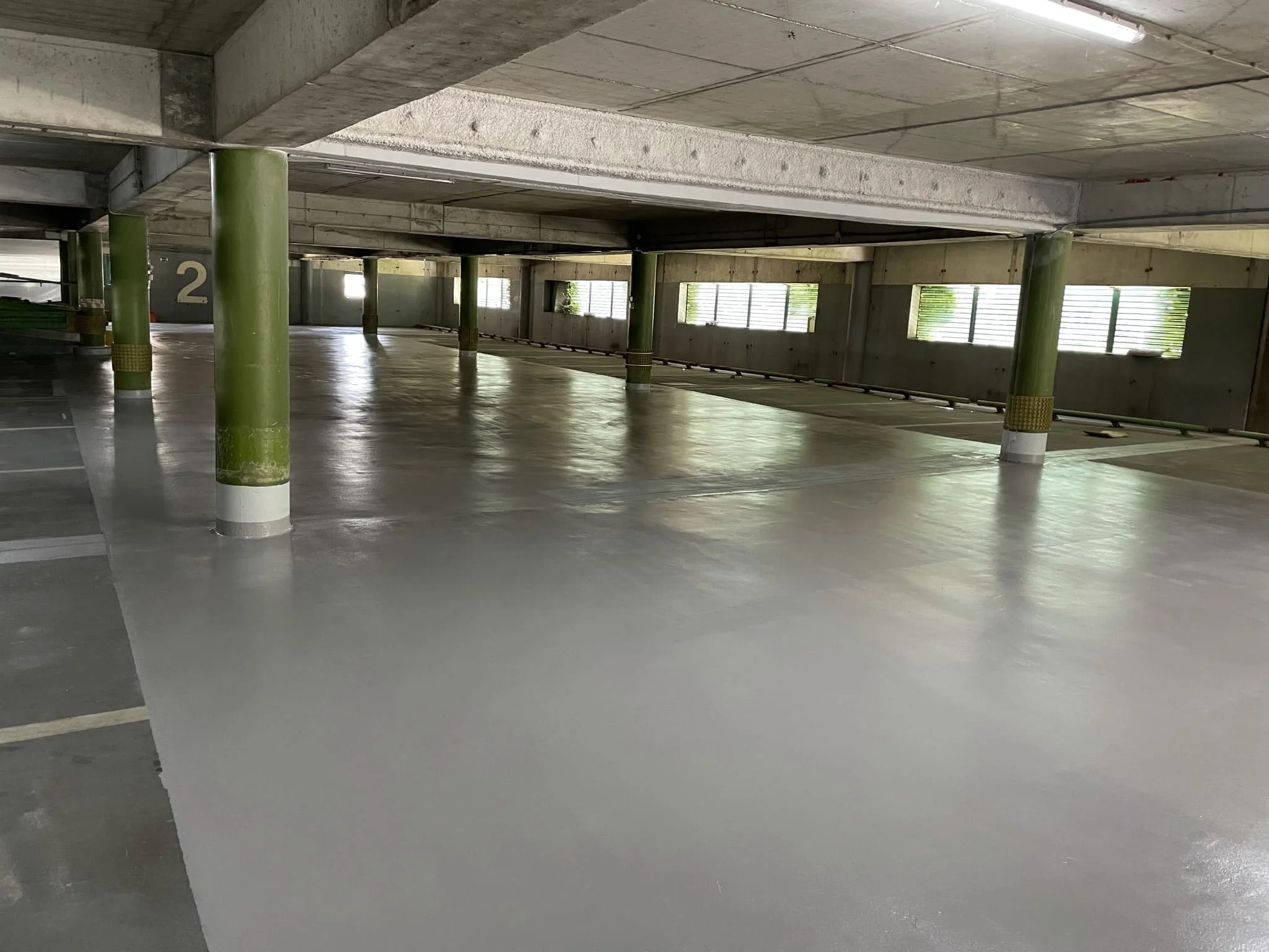 Готовое противоскользящее полимерное покрытие с разметкой для паркинга