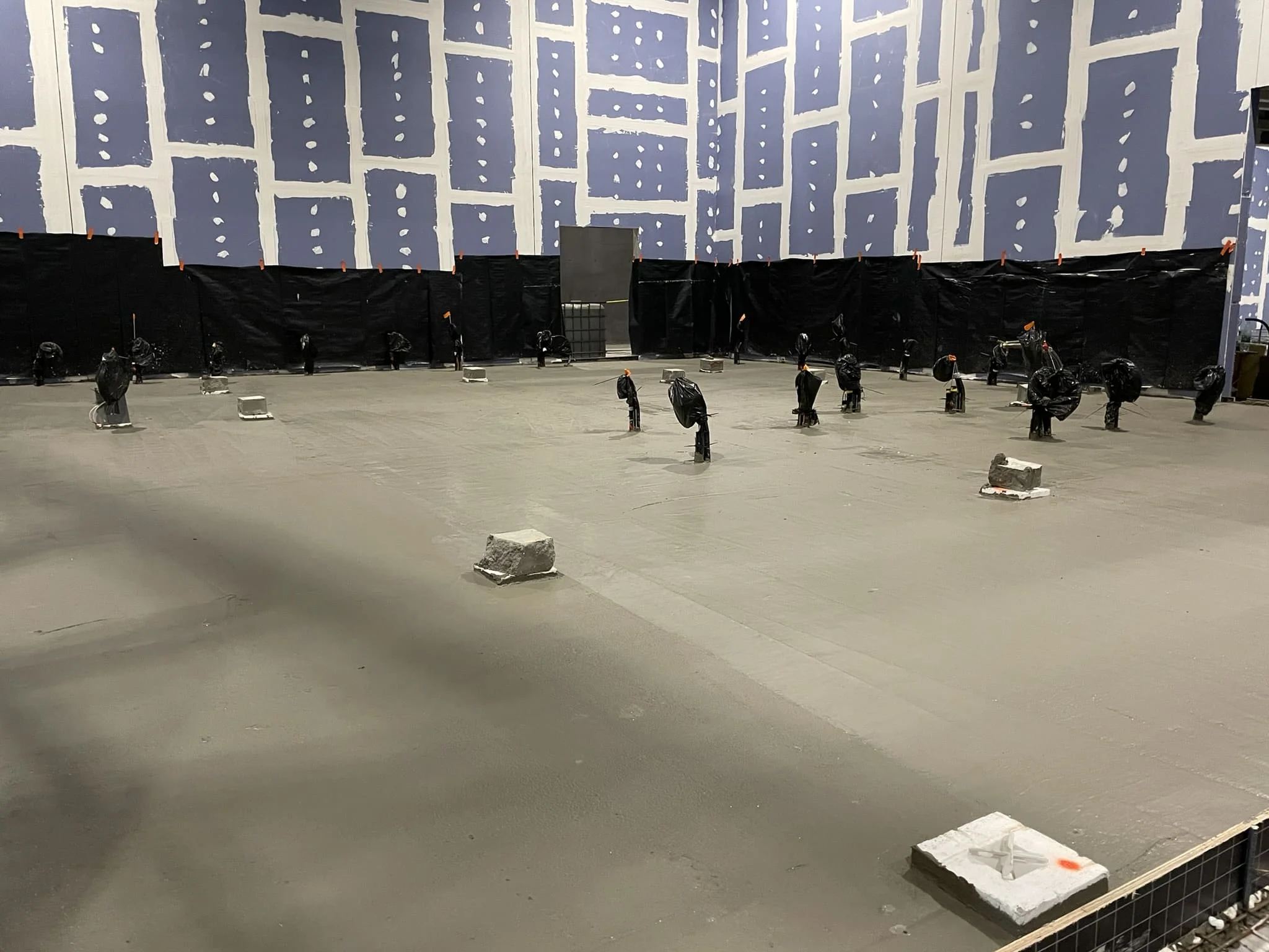 Готовое наливное покрытие пола в ремонтном или сварочном цехе