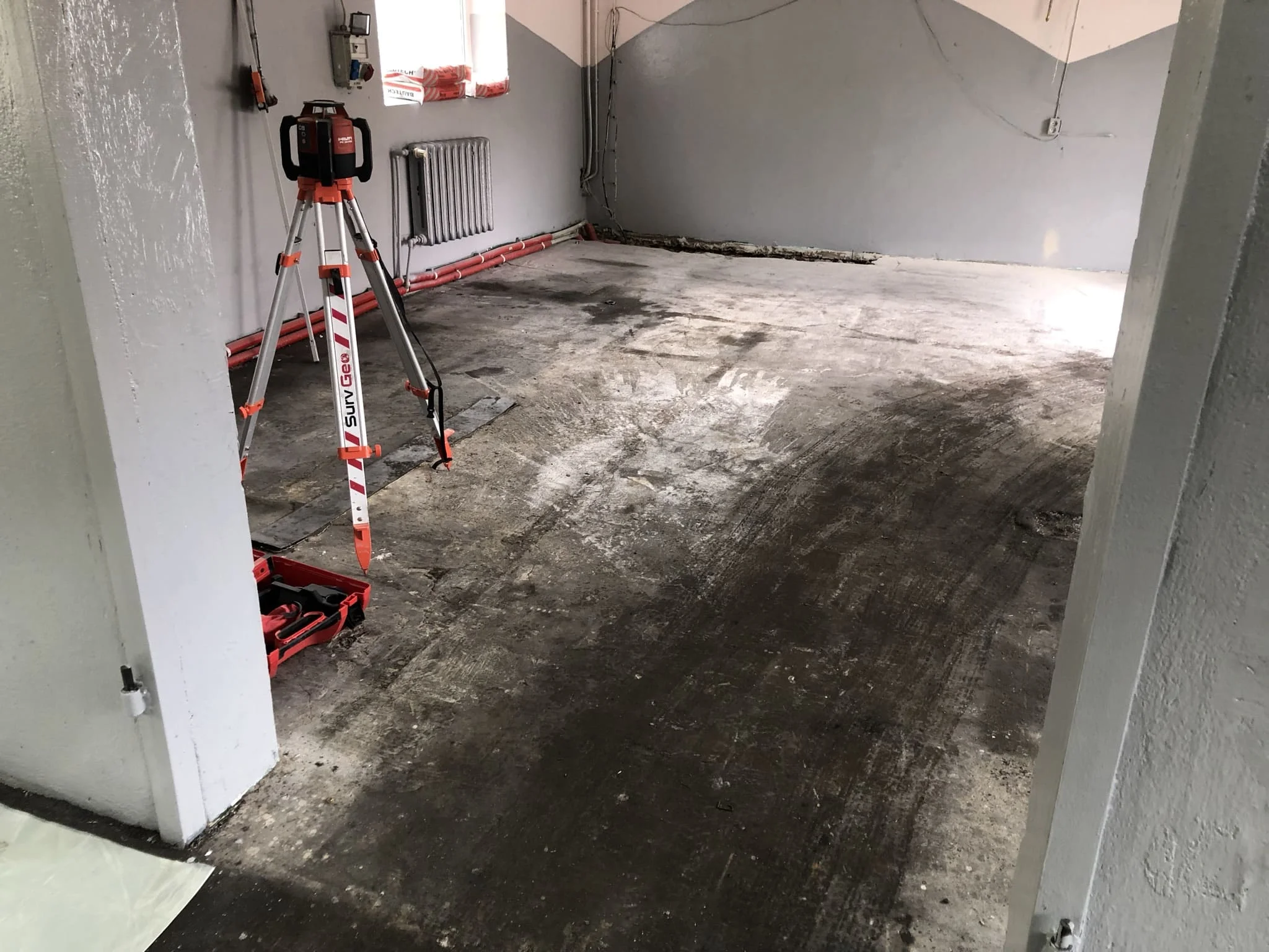 Монтаж бетонного промышленного пола для производственного цеха