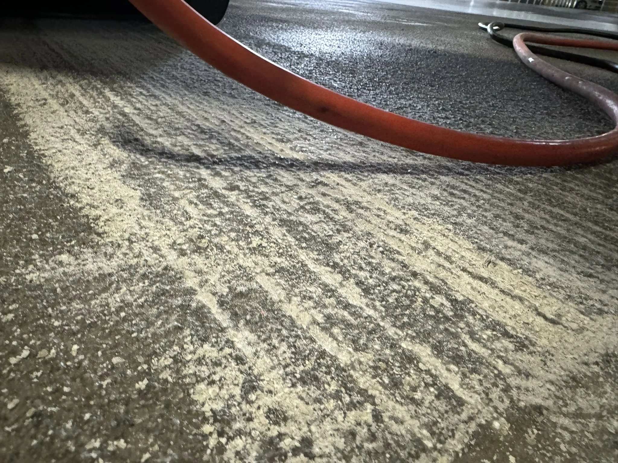 Фрезеровка пола на большой промышленной площадке